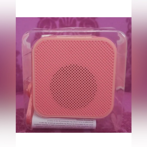 Sonix Bluetooth Speaker with USB charging cable and wrist strap - Picture 5 of 5